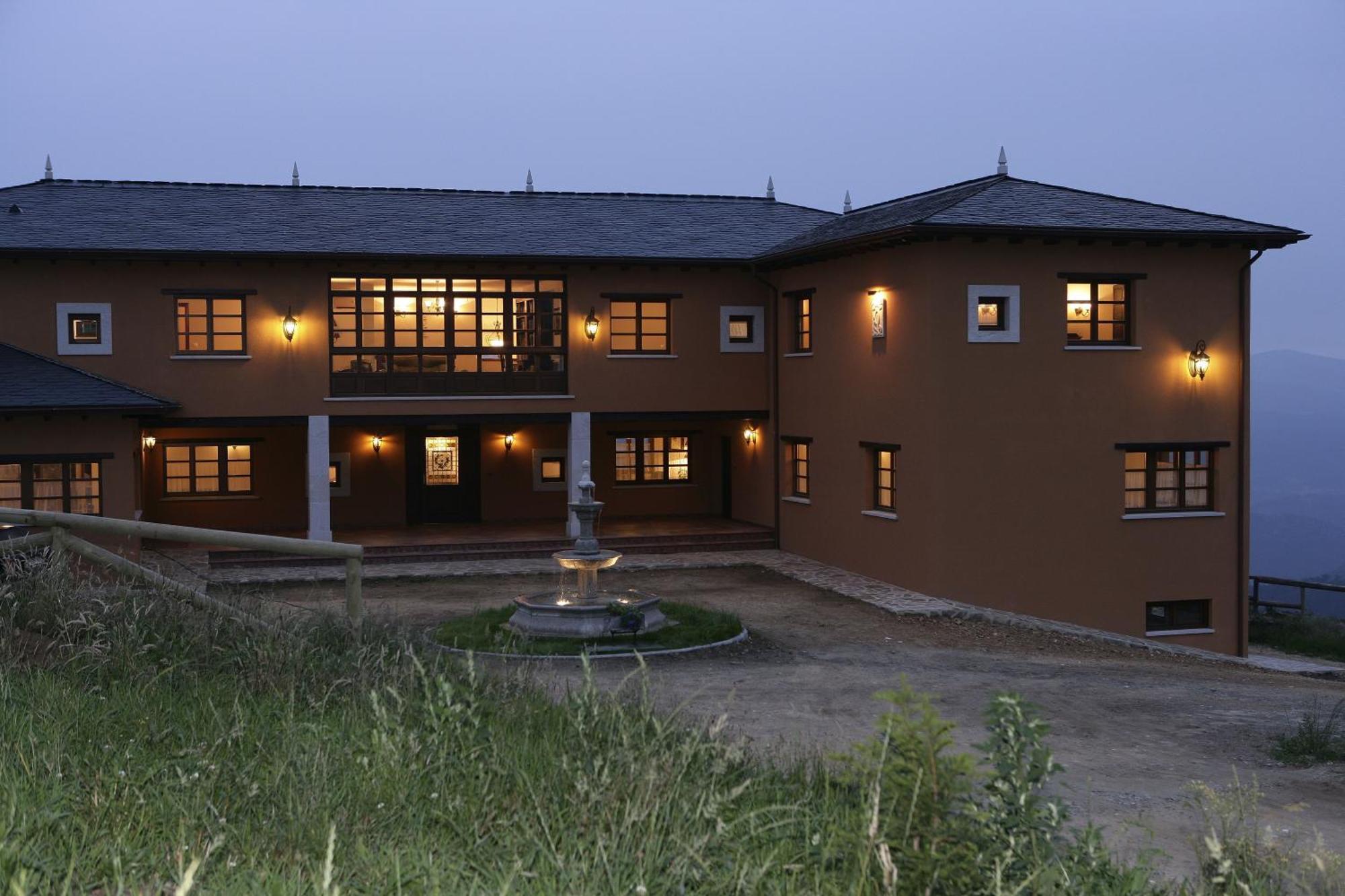 Hotel Rural Yeguada Albeitar Villayon Exterior photo